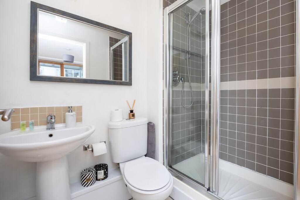 Lovely 2 Bedroom Apartment With Balcony Dublino Esterno foto